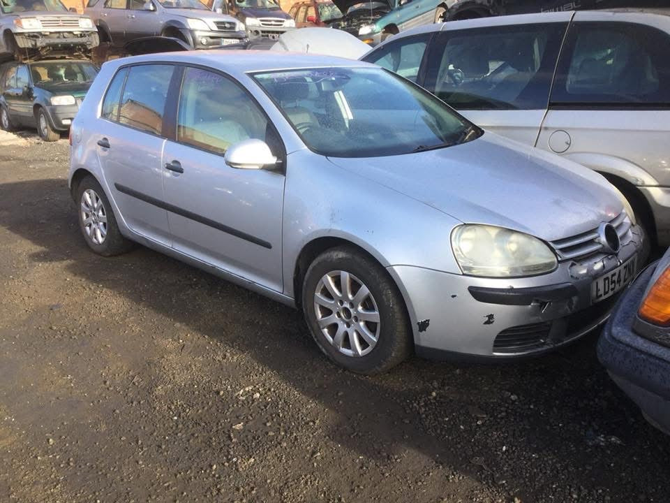 Dezmembrez VW Golf 5 La7W